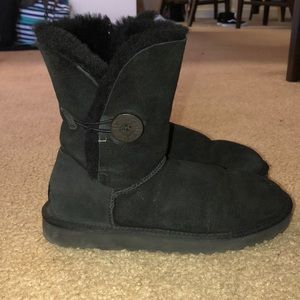 Black bailey button uggs